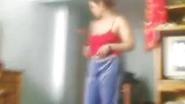 MILF în latex și-a dominat găurile